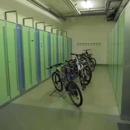Gemutliche 2-zimmer Ferienwohnung In Nahe Bergbahnen, Bis 6 Personen - Schwimmbad, Sauna Apartment Laax